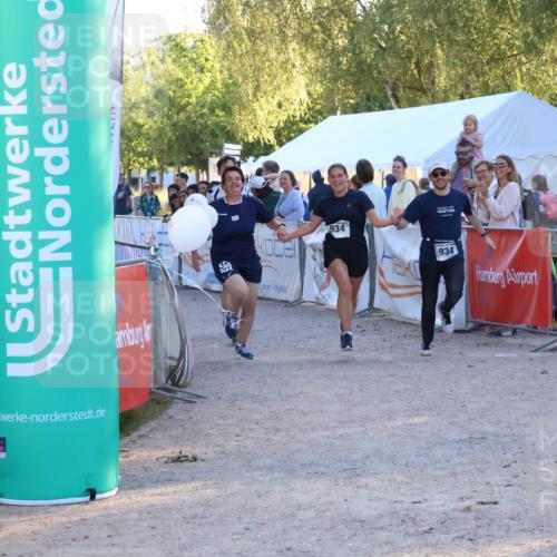 07.09.2025 - 19. Norderstedt Triathlon Zöllner http://msf.ph/oto/8780456 07.09.2025 17:35:51 Ziel 376, 934, 1454 meine-sportfotos.de