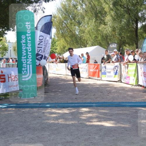 07.09.2025 - 19. Norderstedt Triathlon Zöllner http://msf.ph/oto/8780461 07.09.2025 12:50:26 Ziel 165, 824 meine-sportfotos.de