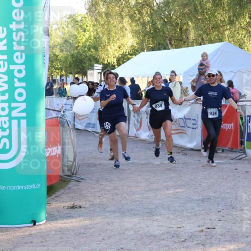 07.09.2025 - 19. Norderstedt Triathlon Zöllner http://msf.ph/oto/8780464 07.09.2025 17:35:51 Ziel 376, 934, 1454 meine-sportfotos.de