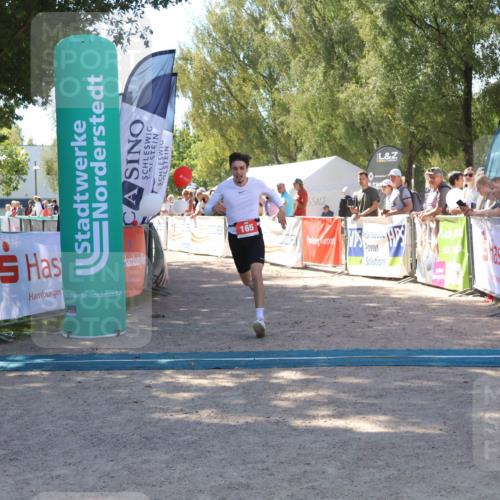 07.09.2025 - 19. Norderstedt Triathlon Zöllner http://msf.ph/oto/8780467 07.09.2025 12:50:27 Ziel 165, 824 meine-sportfotos.de