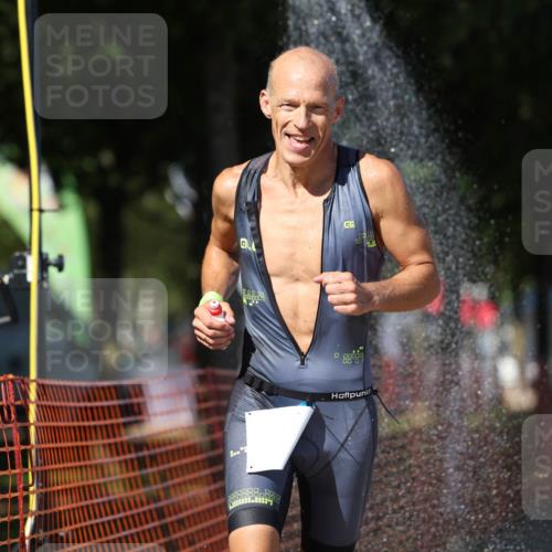 07.09.2025 - 19. Norderstedt Triathlon Michael Strokosch http://msf.ph/oto/8780472 07.09.2025 15:00:55 Laufen 1013, 1457 meine-sportfotos.de