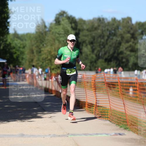 07.09.2025 - 19. Norderstedt Triathlon Michael Strokosch http://msf.ph/oto/8780476 07.09.2025 15:01:01 Laufen 1013 meine-sportfotos.de