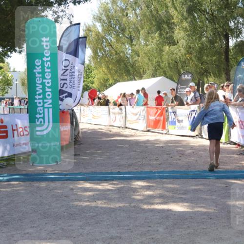 07.09.2025 - 19. Norderstedt Triathlon Zöllner http://msf.ph/oto/8780483 07.09.2025 12:50:30 Ziel 165, 824 meine-sportfotos.de