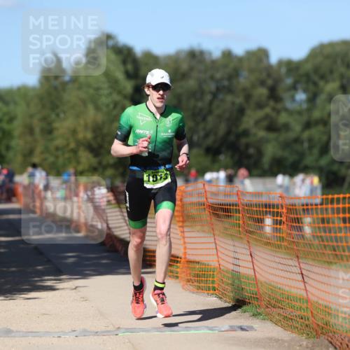 07.09.2025 - 19. Norderstedt Triathlon Michael Strokosch http://msf.ph/oto/8780491 07.09.2025 15:01:02 Laufen 1013 meine-sportfotos.de
