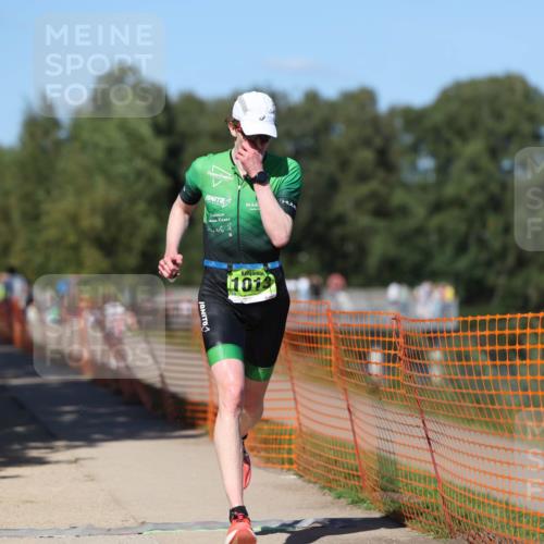 07.09.2025 - 19. Norderstedt Triathlon Michael Strokosch http://msf.ph/oto/8780499 07.09.2025 15:01:02 Laufen 1013 meine-sportfotos.de