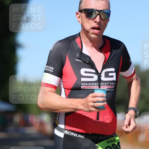 07.09.2025 - 19. Norderstedt Triathlon Michael Strokosch http://msf.ph/oto/8780572 07.09.2025 15:01:17 Laufen 979, 986 meine-sportfotos.de