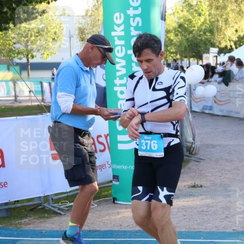 07.09.2025 - 19. Norderstedt Triathlon Zöllner http://msf.ph/oto/8780575 07.09.2025 17:35:56 Ziel 376, 934 meine-sportfotos.de