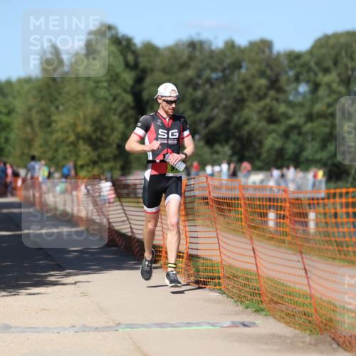 07.09.2025 - 19. Norderstedt Triathlon Michael Strokosch http://msf.ph/oto/8780580 07.09.2025 15:01:20 Laufen 979 meine-sportfotos.de