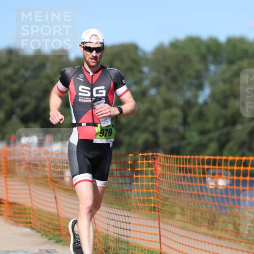 07.09.2025 - 19. Norderstedt Triathlon Michael Strokosch http://msf.ph/oto/8780603 07.09.2025 15:01:22 Laufen 979 meine-sportfotos.de