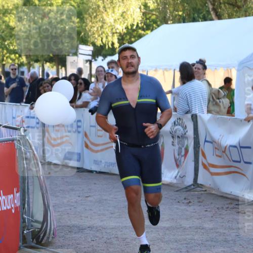 07.09.2025 - 19. Norderstedt Triathlon Zöllner http://msf.ph/oto/8780610 07.09.2025 17:36:08 Ziel 1476 meine-sportfotos.de