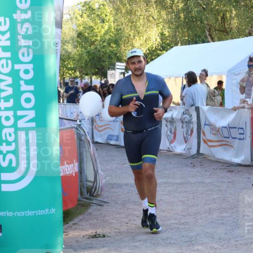 07.09.2025 - 19. Norderstedt Triathlon Zöllner http://msf.ph/oto/8780638 07.09.2025 17:36:09 Ziel 1476 meine-sportfotos.de