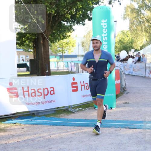07.09.2025 - 19. Norderstedt Triathlon Zöllner http://msf.ph/oto/8780672 07.09.2025 17:36:10 Ziel 1476 meine-sportfotos.de