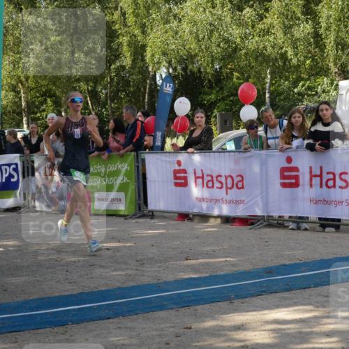 07.09.2025 - 19. Norderstedt Triathlon Zöllner http://msf.ph/oto/8780674 07.09.2025 10:54:45 Ziel 657, 1131 meine-sportfotos.de
