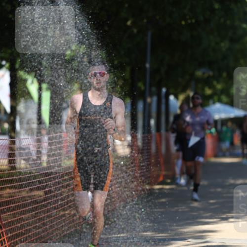 07.09.2025 - 19. Norderstedt Triathlon Michael Strokosch http://msf.ph/oto/8780689 07.09.2025 15:01:46 Laufen 369, 400, 872, 978, 1002, 1022 meine-sportfotos.de