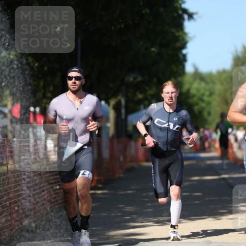 07.09.2025 - 19. Norderstedt Triathlon Michael Strokosch http://msf.ph/oto/8780715 07.09.2025 15:01:48 Laufen 400, 872, 978, 1002, 1022 meine-sportfotos.de