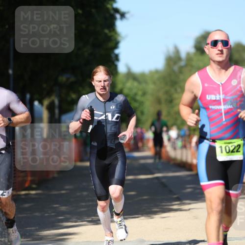 07.09.2025 - 19. Norderstedt Triathlon Michael Strokosch http://msf.ph/oto/8780719 07.09.2025 15:01:49 Laufen 400, 872, 978, 1002, 1014, 1022 meine-sportfotos.de