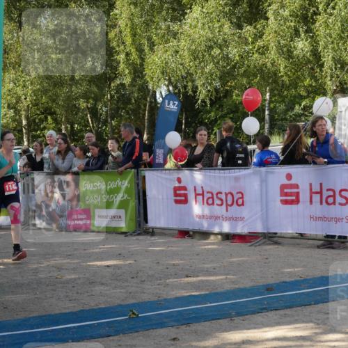 07.09.2025 - 19. Norderstedt Triathlon Zöllner http://msf.ph/oto/8780720 07.09.2025 10:55:09 Ziel 678, 1137, 1143 meine-sportfotos.de