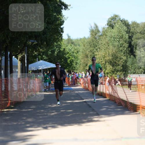 07.09.2025 - 19. Norderstedt Triathlon Michael Strokosch http://msf.ph/oto/8780734 07.09.2025 15:01:51 Laufen 872, 911, 1014, 1022 meine-sportfotos.de