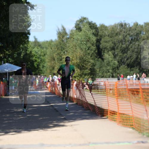 07.09.2025 - 19. Norderstedt Triathlon Michael Strokosch http://msf.ph/oto/8780740 07.09.2025 15:01:52 Laufen 872, 911, 1014, 1022 meine-sportfotos.de
