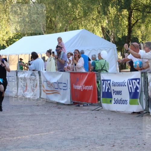 07.09.2025 - 19. Norderstedt Triathlon Zöllner http://msf.ph/oto/8780759 07.09.2025 17:37:07 Ziel 864, 929 meine-sportfotos.de