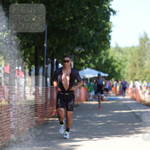 07.09.2025 - 19. Norderstedt Triathlon Michael Strokosch http://msf.ph/oto/8780769 07.09.2025 15:01:56 Laufen 911, 988, 1014 meine-sportfotos.de