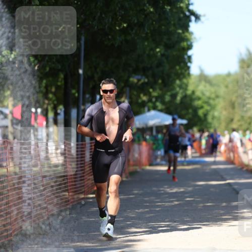 07.09.2025 - 19. Norderstedt Triathlon Michael Strokosch http://msf.ph/oto/8780773 07.09.2025 15:01:57 Laufen 911, 988, 1014 meine-sportfotos.de