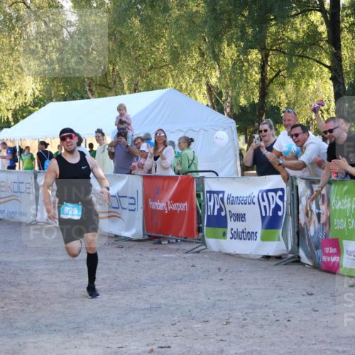 07.09.2025 - 19. Norderstedt Triathlon Zöllner http://msf.ph/oto/8780778 07.09.2025 17:37:08 Ziel 864, 929 meine-sportfotos.de
