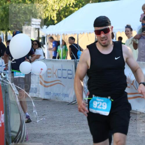 07.09.2025 - 19. Norderstedt Triathlon Zöllner http://msf.ph/oto/8780781 07.09.2025 17:37:08 Ziel 864, 929 meine-sportfotos.de