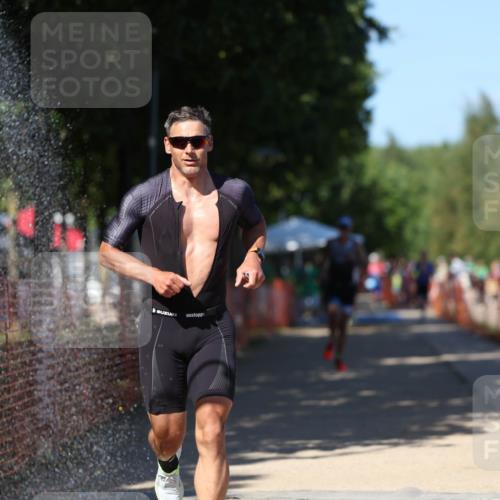 07.09.2025 - 19. Norderstedt Triathlon Michael Strokosch http://msf.ph/oto/8780793 07.09.2025 15:01:58 Laufen 911, 988, 1014 meine-sportfotos.de
