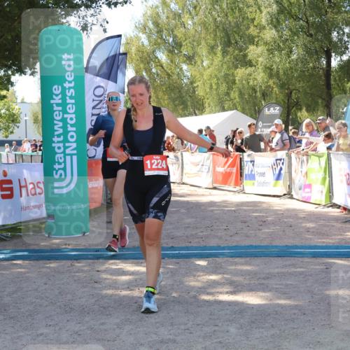 07.09.2025 - 19. Norderstedt Triathlon Zöllner http://msf.ph/oto/8780809 07.09.2025 12:51:33 Ziel 140, 1224 meine-sportfotos.de