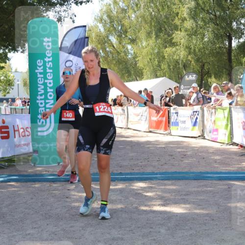 07.09.2025 - 19. Norderstedt Triathlon Zöllner http://msf.ph/oto/8780813 07.09.2025 12:51:33 Ziel 140, 1224 meine-sportfotos.de