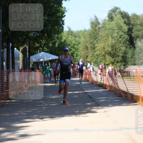 07.09.2025 - 19. Norderstedt Triathlon Michael Strokosch http://msf.ph/oto/8780817 07.09.2025 15:02:00 Laufen 911, 988, 1014 meine-sportfotos.de