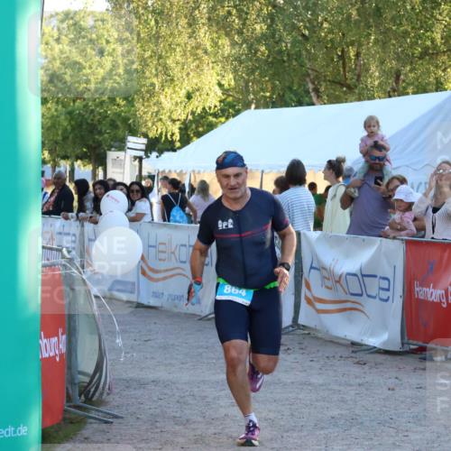 07.09.2025 - 19. Norderstedt Triathlon Zöllner http://msf.ph/oto/8780819 07.09.2025 17:37:10 Ziel 864, 929 meine-sportfotos.de