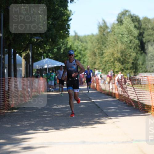 07.09.2025 - 19. Norderstedt Triathlon Michael Strokosch http://msf.ph/oto/8780821 07.09.2025 15:02:01 Laufen 911, 988, 1014 meine-sportfotos.de