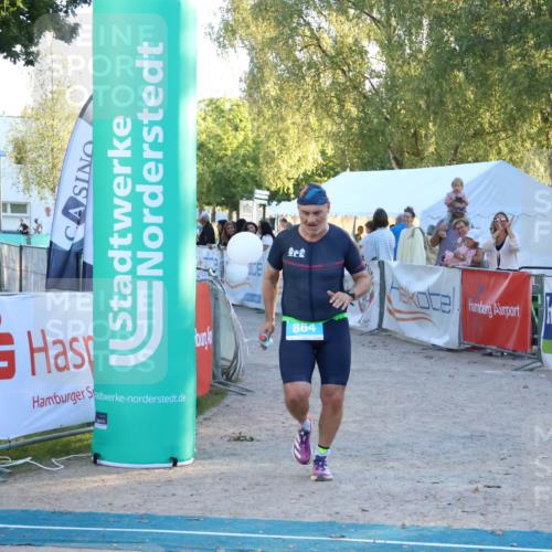 07.09.2025 - 19. Norderstedt Triathlon Zöllner http://msf.ph/oto/8780840 07.09.2025 17:37:12 Ziel 864, 929 meine-sportfotos.de