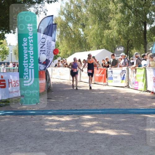 07.09.2025 - 19. Norderstedt Triathlon Zöllner http://msf.ph/oto/8780842 07.09.2025 12:51:54 Ziel 162, 163 meine-sportfotos.de