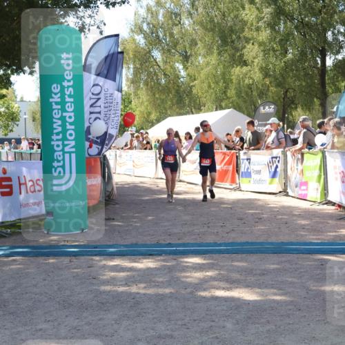 07.09.2025 - 19. Norderstedt Triathlon Zöllner http://msf.ph/oto/8780848 07.09.2025 12:51:54 Ziel 162, 163 meine-sportfotos.de