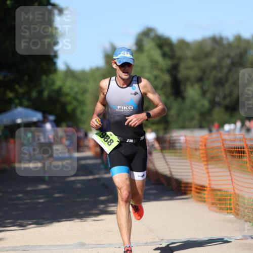 07.09.2025 - 19. Norderstedt Triathlon Michael Strokosch http://msf.ph/oto/8780852 07.09.2025 15:02:04 Laufen 988, 1041, 1421 meine-sportfotos.de