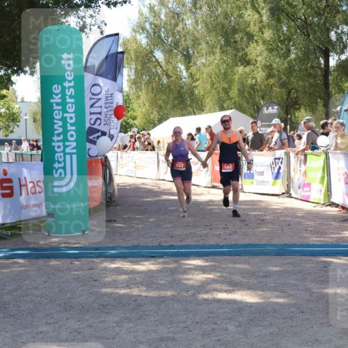 07.09.2025 - 19. Norderstedt Triathlon Zöllner http://msf.ph/oto/8780859 07.09.2025 12:51:55 Ziel 162, 163 meine-sportfotos.de