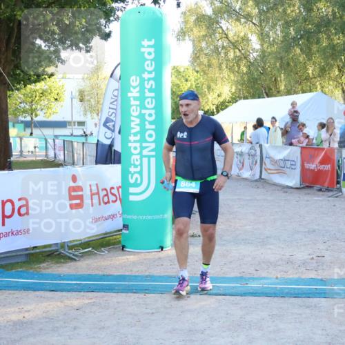 07.09.2025 - 19. Norderstedt Triathlon Zöllner http://msf.ph/oto/8780870 07.09.2025 17:37:13 Ziel 864, 929 meine-sportfotos.de