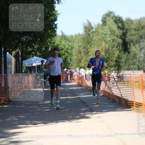 07.09.2025 - 19. Norderstedt Triathlon Michael Strokosch http://msf.ph/oto/8780874 07.09.2025 15:02:07 Laufen 988, 1041, 1421 meine-sportfotos.de