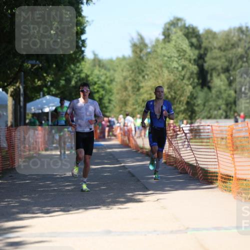 07.09.2025 - 19. Norderstedt Triathlon Michael Strokosch http://msf.ph/oto/8780877 07.09.2025 15:02:07 Laufen 988, 1041, 1421 meine-sportfotos.de