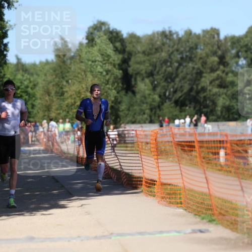 07.09.2025 - 19. Norderstedt Triathlon Michael Strokosch http://msf.ph/oto/8780882 07.09.2025 15:02:07 Laufen 988, 1041, 1421 meine-sportfotos.de