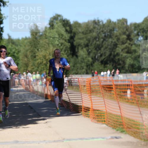 07.09.2025 - 19. Norderstedt Triathlon Michael Strokosch http://msf.ph/oto/8780887 07.09.2025 15:02:08 Laufen 988, 1041, 1421, 1469 meine-sportfotos.de
