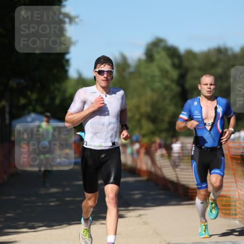 07.09.2025 - 19. Norderstedt Triathlon Michael Strokosch http://msf.ph/oto/8780912 07.09.2025 15:02:09 Laufen 1041, 1421, 1469 meine-sportfotos.de