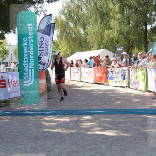 07.09.2025 - 19. Norderstedt Triathlon Zöllner http://msf.ph/oto/8781069 07.09.2025 12:53:10 Ziel 802, 1359 meine-sportfotos.de