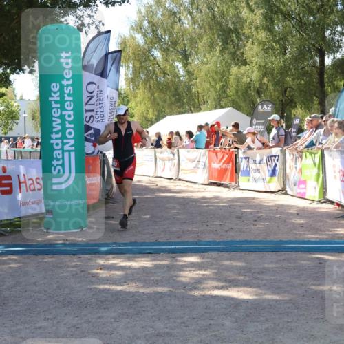 07.09.2025 - 19. Norderstedt Triathlon Zöllner http://msf.ph/oto/8781080 07.09.2025 12:53:10 Ziel 802, 1359 meine-sportfotos.de