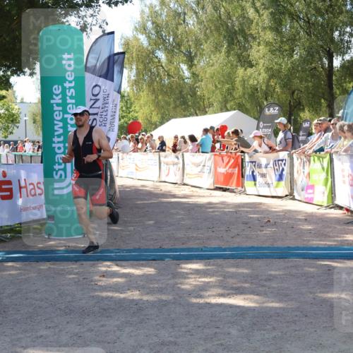 07.09.2025 - 19. Norderstedt Triathlon Zöllner http://msf.ph/oto/8781088 07.09.2025 12:53:11 Ziel 802, 1359 meine-sportfotos.de