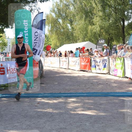 07.09.2025 - 19. Norderstedt Triathlon Zöllner http://msf.ph/oto/8781092 07.09.2025 12:53:11 Ziel 802, 1359 meine-sportfotos.de
