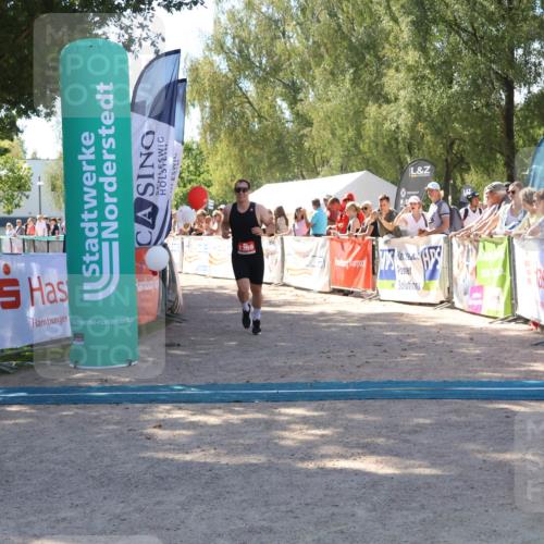 07.09.2025 - 19. Norderstedt Triathlon Zöllner http://msf.ph/oto/8781106 07.09.2025 12:53:14 Ziel 802, 1359 meine-sportfotos.de